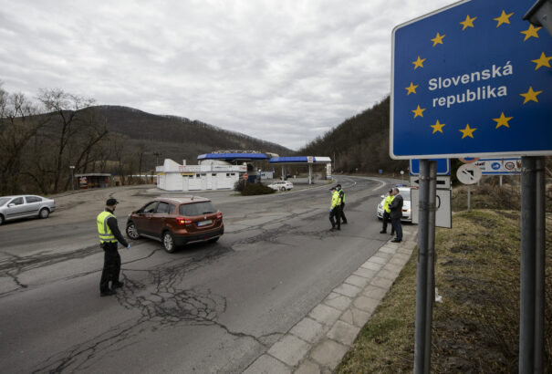 Hétfőtől minden külföldről hazatérőnek kötelező a karanténközpontba való beköltözés