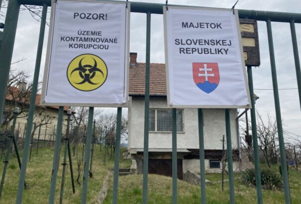 Kičura 20 éves fiának a két pozsonyi ingatlanja mellett egy hétvégi háza is van, amit „ajándékba kapott” pénzből vásárolt