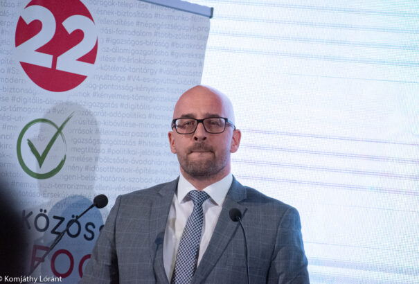 Menyhárt a magyar Fico?