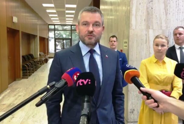 Pellegrini: Az egész országban két hétre bezárhatnak az iskolák. Egy millió embert kivehetünk a rendszerből