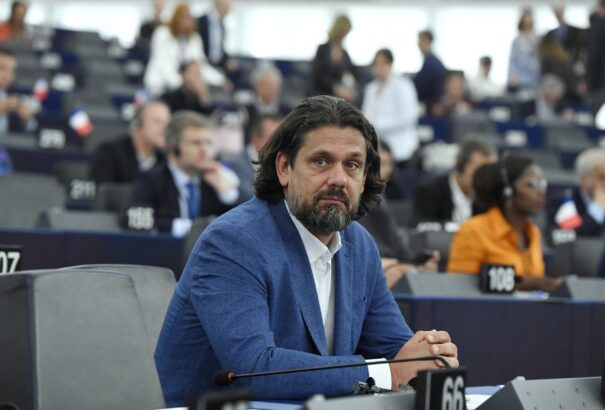 Deutsch Tamás bocsánatot kért kijelentései miatt az Európai Néppárt tagjaitól
