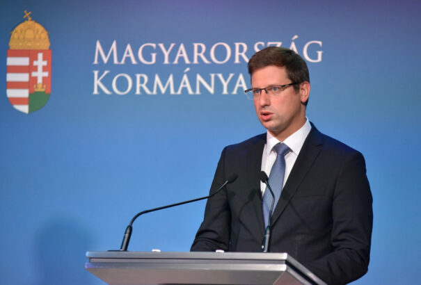 Gulyás: két lépcsőben, márciusban tervezik a nyitást