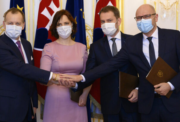 Az új kormány saját, 42 pontos válságkezelési intézkedés-csomagról tárgyal