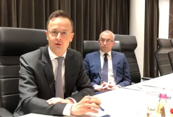 Szijjártó: tovább dolgozunk a kárpátaljai magyarok helyzetének megoldásán