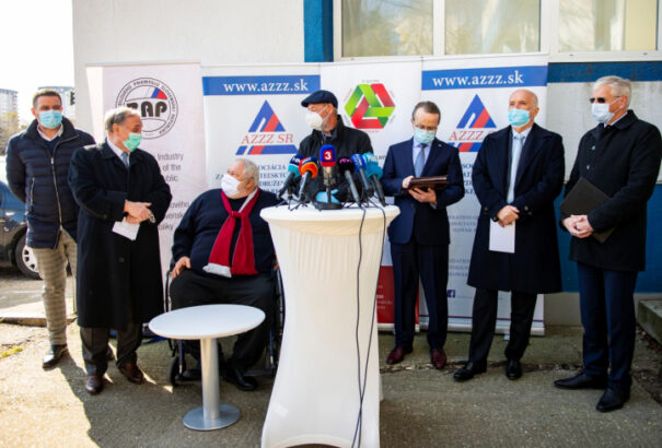 Az EU zöld utat adott: felső határ nélkül kaphatnak bértámogatást a nagyvállalatok