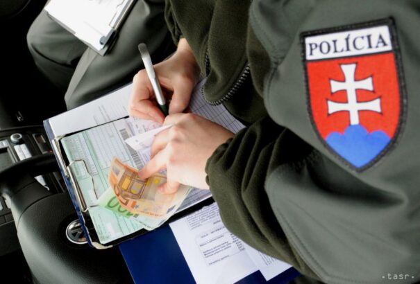 Koronavírus: 1000 euróig terjedő bírság jár a kötelező karantén megsértéséért