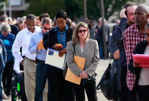 Elszabadult a pokol a tengerentúlon: Az elmúlt két hétben 10 millió amerikai vesztette el az állását