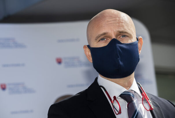 Gröhling: az oktatás áprilisi újraindításáról szóló információ álhír. Visszavonásig továbbra is zárva maradnak az iskolák