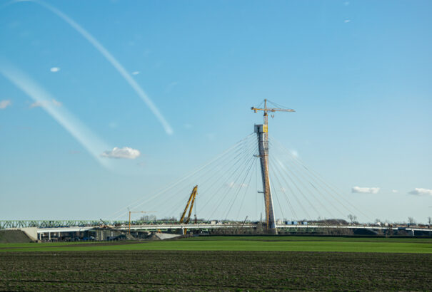 Szijjártó Péter a szlovák külügyminiszterrel egyeztetett: A nyár végéig befejezik a komáromi Duna-hidat