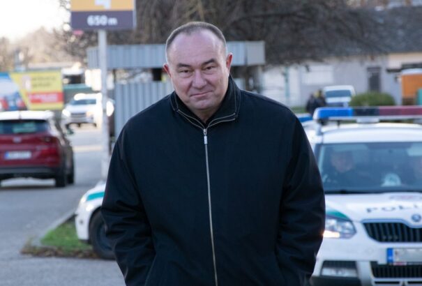 A közlekedési miniszter leváltotta Fico volt osztálytársát a Közútkezelő éléről