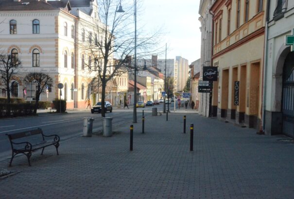 Az OTP is elfelejtett magyarul Losoncon – koronavírusos tájékoztatási körkép