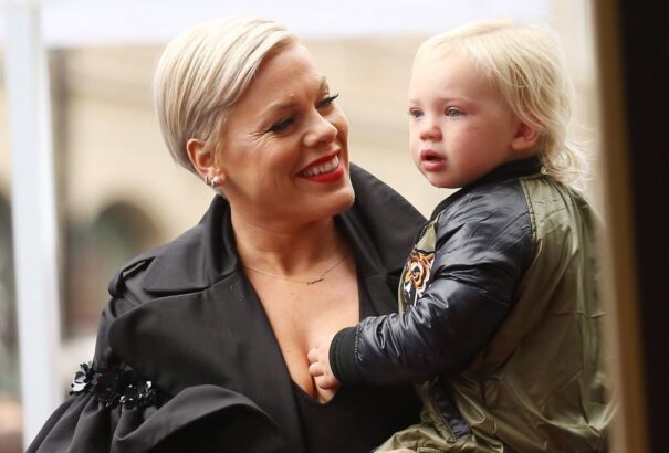 Pink és hároméves fia is koronavírusos volt