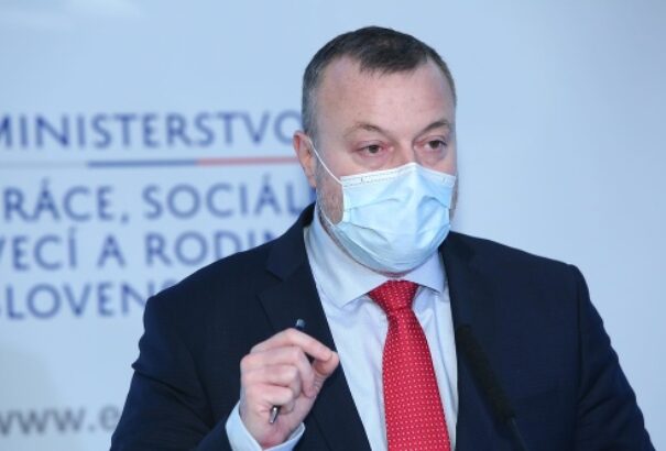 Krajniak szerint csak ott ellenőrzik a home office betartását, ahonnan bejelentés érkezik