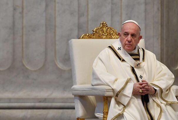 Mindenkinek: Havi átalányfizetés bevezetését javasolja Ferenc pápa