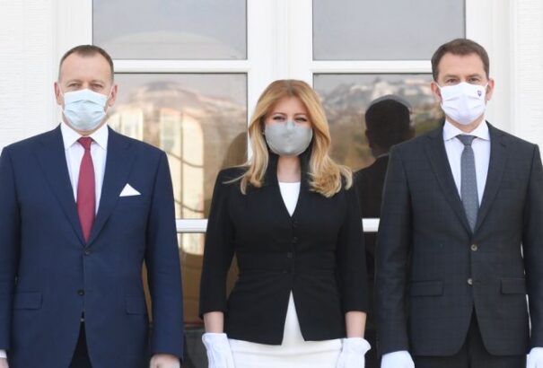 Čaputová az önfegyelem fenntartására szólított fel. Matovič szerint még távolról sem győztünk a koronavírus felett