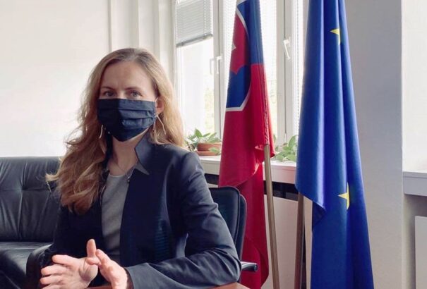 Filip Mónika: Péntektől könnyítünk a külföldön tanuló vagy felvételiző diákok helyzetén