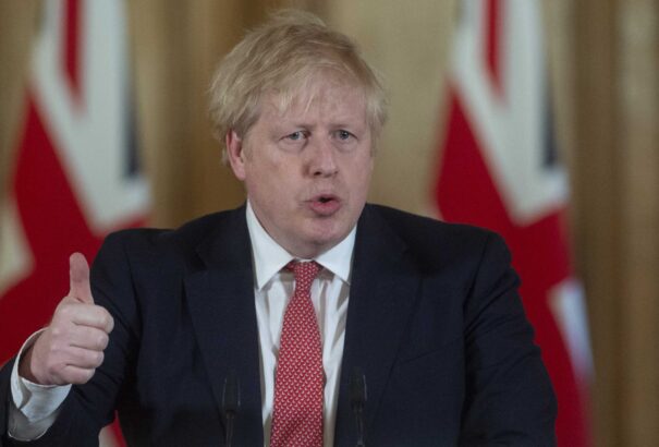 Boris Johnson brit kormányfő lassan munkába áll