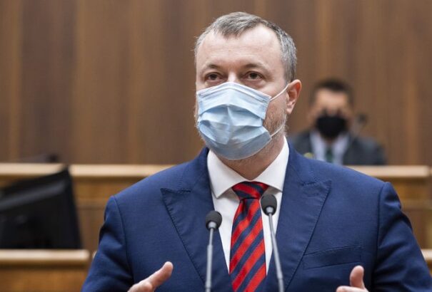 Pénteken ismét kinevezi munkaügyi miniszternek Milan Krajniakot az államfő