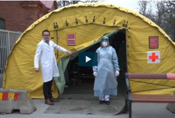 108 ezer felett a halálos áldozatok száma, a svédek ápolónak képzik át a légiutas kísérőket – Nemzetközi körkép