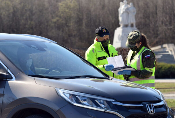 Folytatódnak a rendőri ellenőrzések, de ma már várhatóan közlekedési káosz nélkül