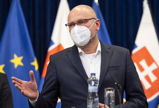 A Közegészségügy közel kilencezer karantén alóli mentességet ítélt meg – zömében a gazdasági minisztérium javaslatára