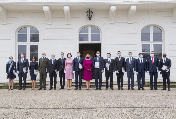 Elkészült a kormányprogram, csütörtökön szavaznak róla a miniszterek