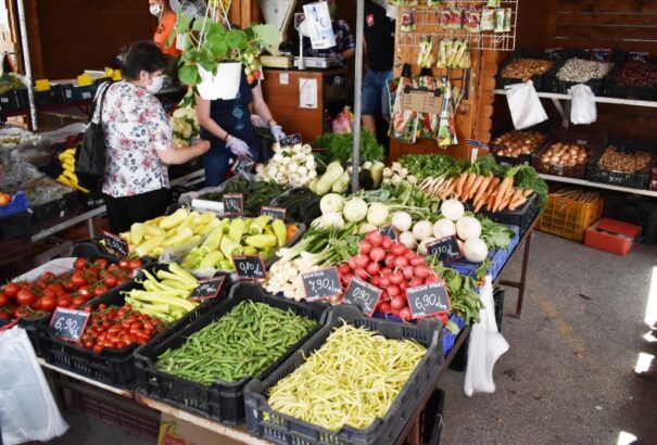 Piacozás Rimaszombatban – Képekkel