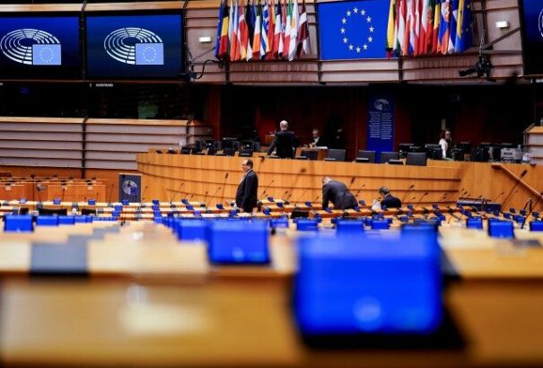 Magyar vita az EP-ben: a béna kacsa kijátszotta a „Magyarország-kártyát”