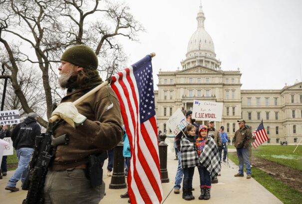 Koronavírus: Amerikában a demokrata többségű megyékben háromszor több a halott, minta republikánus vidékeken