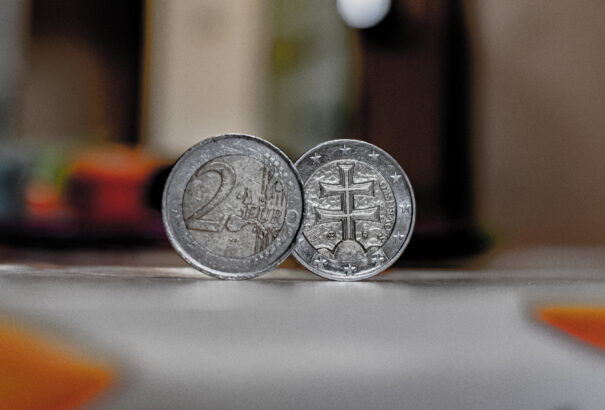 Kétszámjegyű GDP-zsugorodást jósol a Költségvetési Felelősség Tanácsa