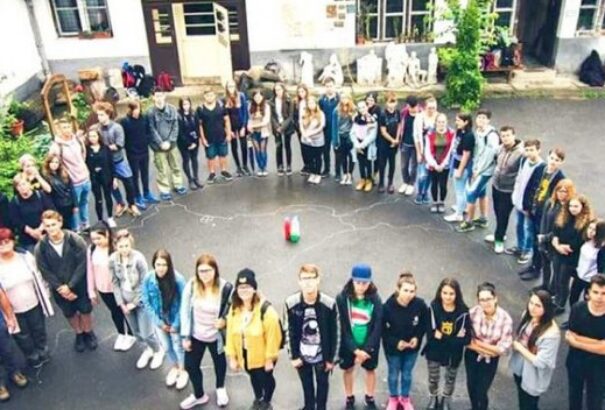 Nemzeti összetartozás napja – Szarka Tamás ismét közös éneklésre hívja a világ magyarjait