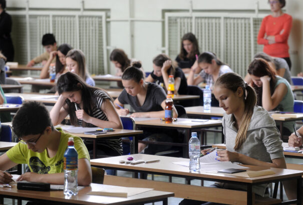 Holnapig lehet benyújtani a jelentkezési lapokat a középiskolákba