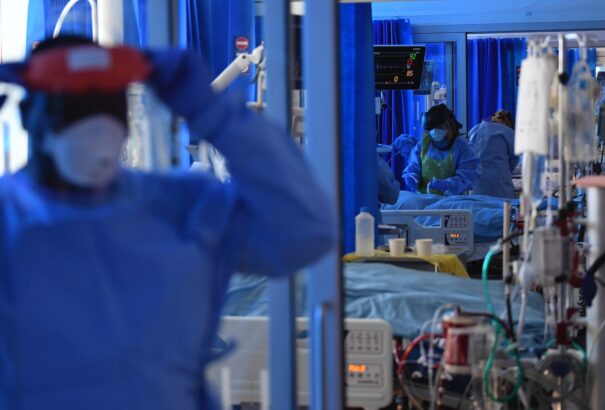 Nagy-Britanniában újra emelkedőben van a halálos áldozatok napi száma