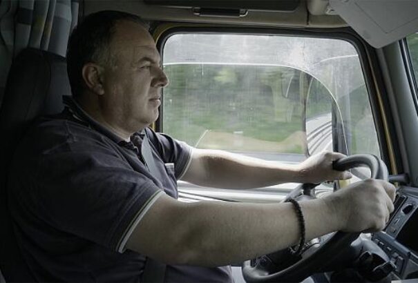 Európa titkos háborúja az utakon – Feltáró riportfilm