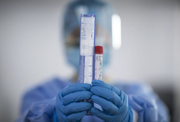 Koronavírus – Szerbiában eltörölték a szükségállapotot, Koszovóban jelentősen nőtt a gyógyultak száma