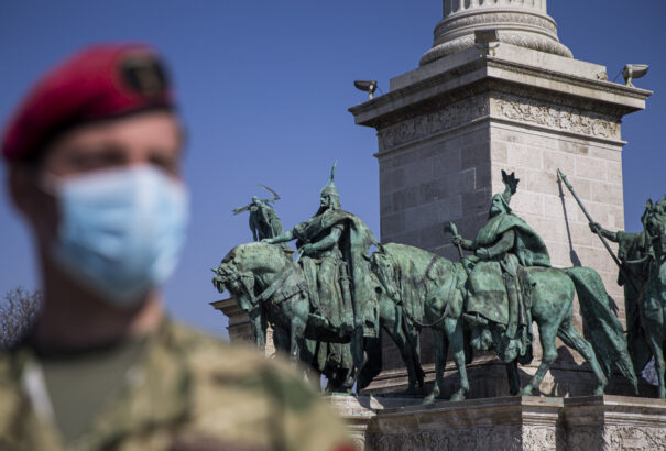 Magyarország: 2863-ra nőtt a beazonosított koronavírus-fertőzöttek száma és elhunyt újabb 11 beteg