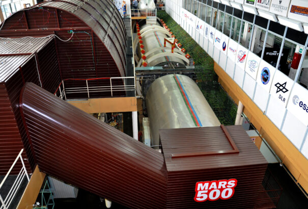 Nyolc hónapos elzárással vizsgálnák a marsi utazás hatásait