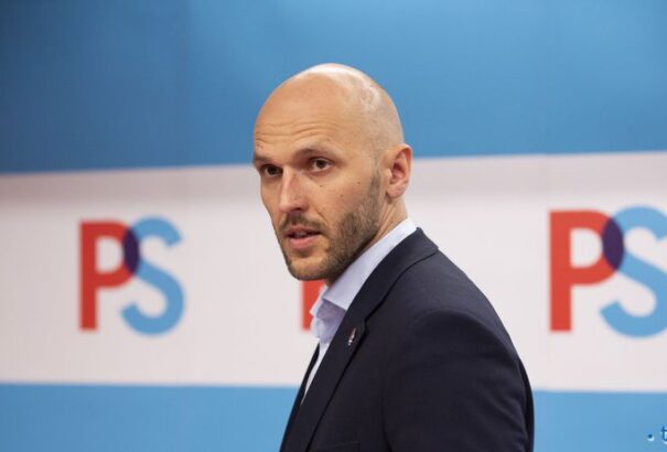 Truban mégis harcba száll a PS pártelnöki posztjáért