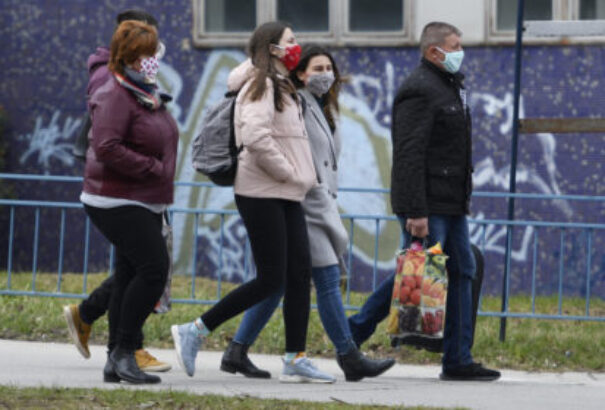 Gyorsítanak a csehek is, mérlegelik a maszkok letételét