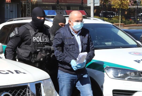 A hivatalnoknő férje adta el olcsón Kičurának a pozsonyi lakásokat. Az Állami Tartalékalap feljelentést tett az alkalmazottja ellen