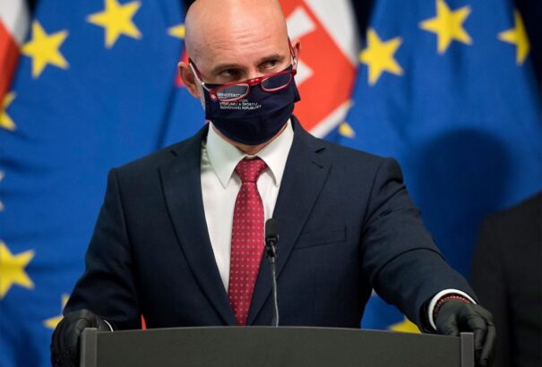 A középiskolások is elmehetnek a bizonyítványért, jó esetben ballagásokat is tarthatnak az óvodák, iskolák