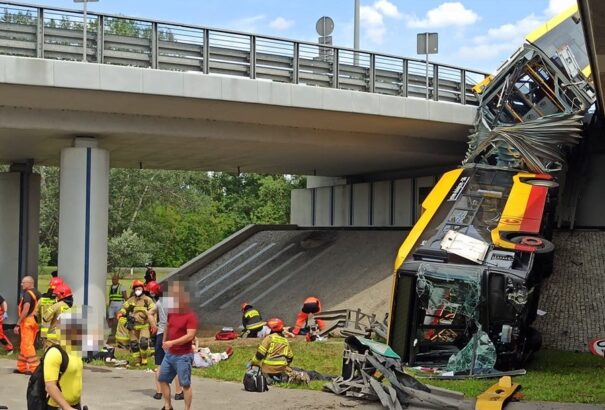 Ügyészség: kábítószer hatása alatt volt a varsói balesetet okozó buszsofőr