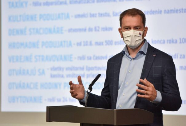 Mától életbe léptek a lazító intézkedések – nincs időablak, csökkent az előírt fizikai távolság