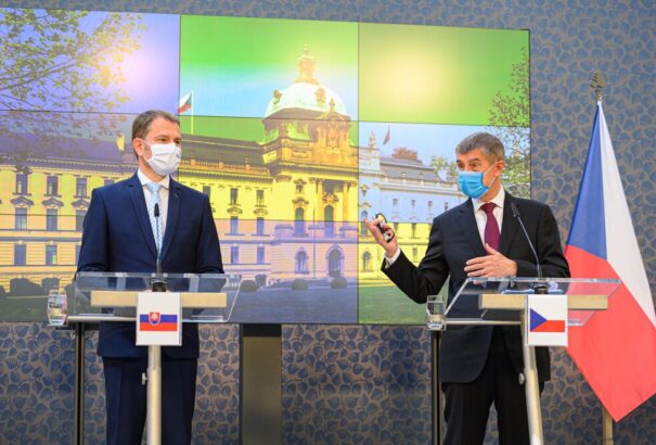 Matovič az első hivatalos látogatásán: A cseh–szlovák határnyitást az epidemiológusok szentesítették
