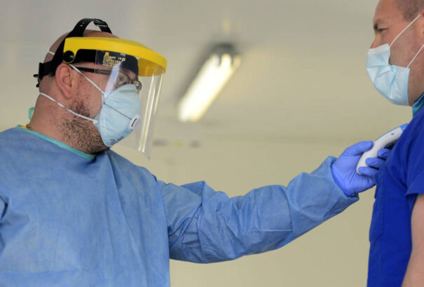 Koronavírus – Meghalt 5 beteg és 3954-re emelkedett a fertőzöttek száma Magyarországon