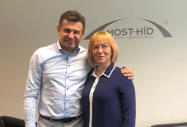 Oktatni való hidas öngól – Avagy új pártelnök, régi módszerek a Solymos vezette Mostnál