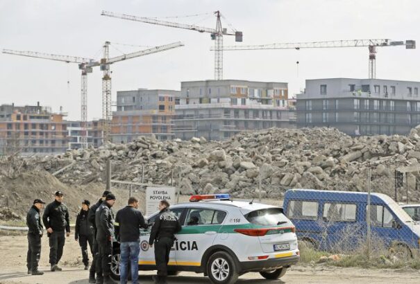 A pozsonyi körgyűrű kivitelezője időt kap, hogy bizonyítsa, nincs semmi gond az autópálya alá temetett illegális hulladékkal