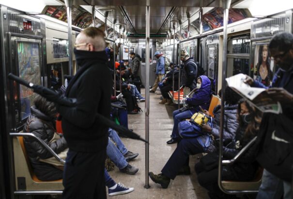 Cseh epidemiológus: bizonyos körülmények között kockázatos lehet a szájmaszk viselete