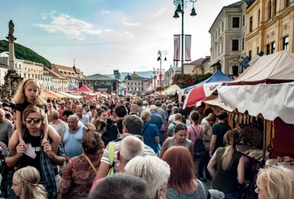 Július 1-jétől az ezer főnél nem nagyobb tömegrendezvények is megrendezésre kerülhetnek