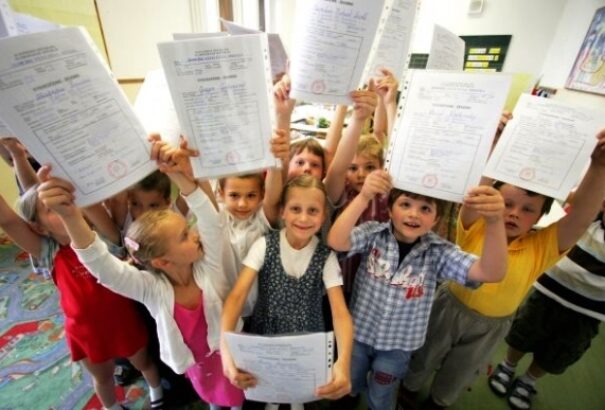 Ma bizonyítványosztás az iskolákban, holnaptól kezdődhet a szünidő